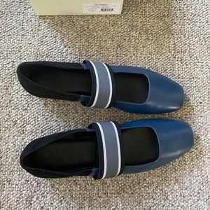 M.GEMI leather and suede flats brand new